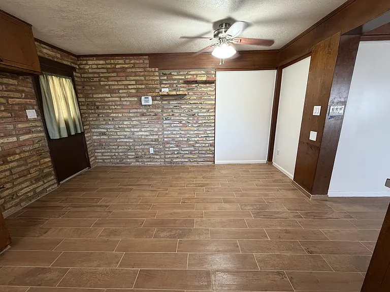 1044 Paradise Dr — Photo 2