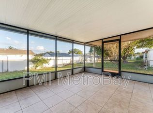 7250 Applegate Dr, Zephyrhills, FL 33540