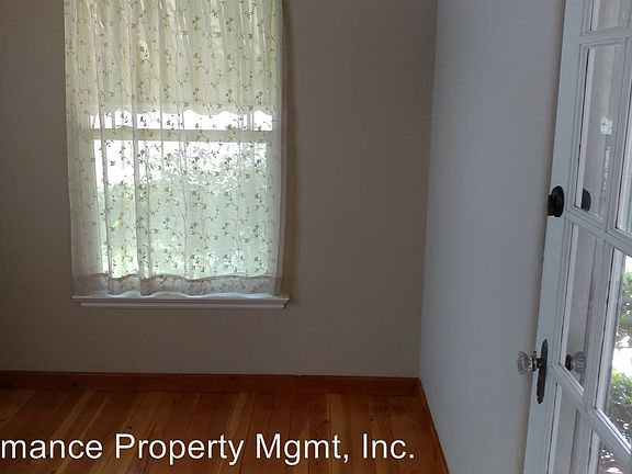 4th image of 1043 E Vassar Ave