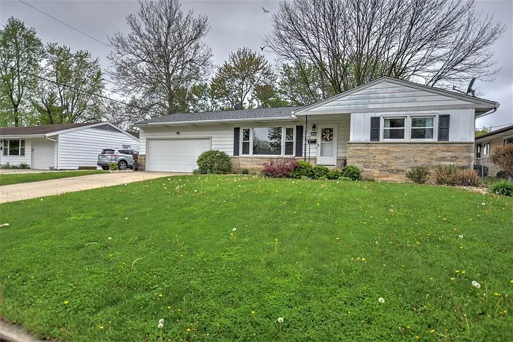 135 Colorado Dr photo 1