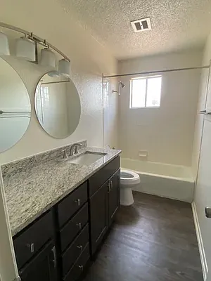 3 bed, 2.0 bath, 1270 sqft, $1,599 — Photo 3