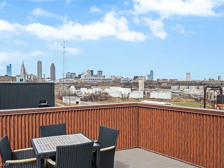 402 Jefferson Ave — Photo 26
