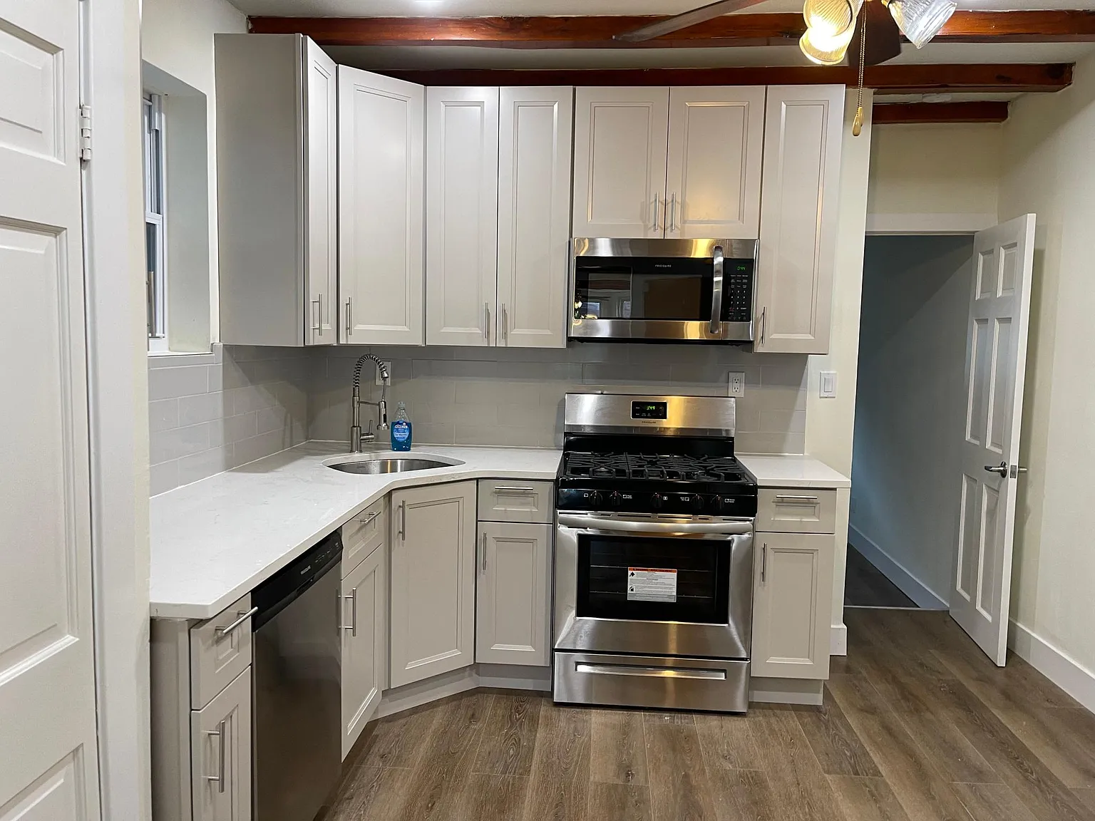 1333 W Porter St — Photo 2