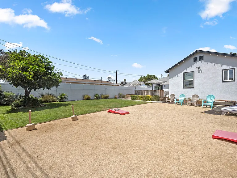 13730 Community St — Photo 77