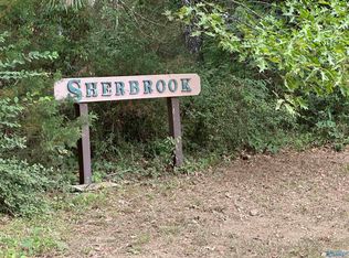 25 Amherst Dr, Laceys Spring, AL 35754