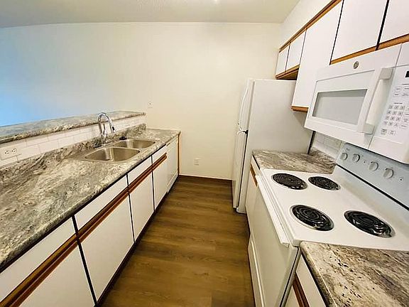 5th image of 225 Beaver Kreek Ctr APT 8