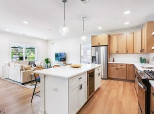 440 N Ave E #10, Cranford, NJ 07016