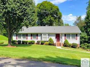 541 Hanover Pl, Ridgeway, VA 24148