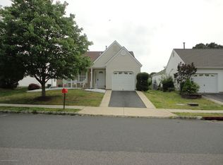 191 Canterbury Ln, Toms River, NJ 08757