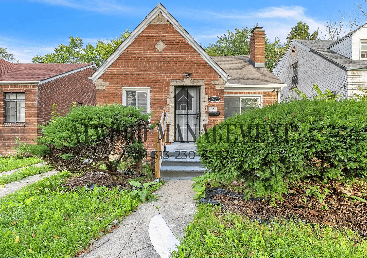 This beautifully updated 2-bedroom, 1-bath single-family home is ready for move-in! — Photo 1