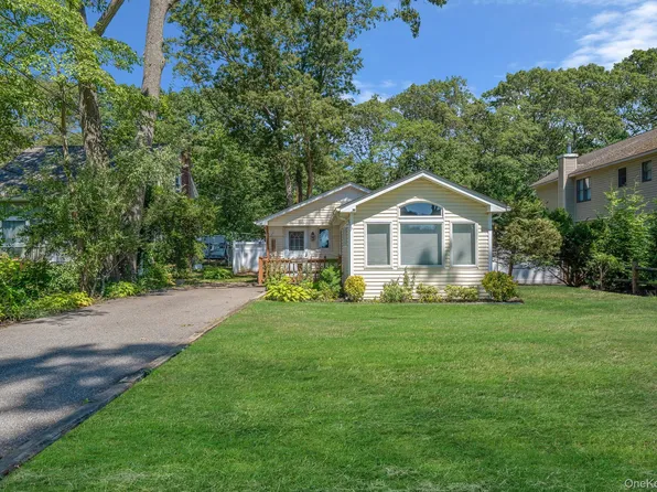 33 Wylde Road, Mount Sinai, NY 11766