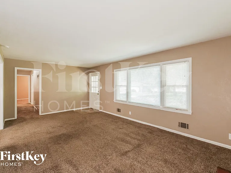 7607 Arlington Ave — Photo 5