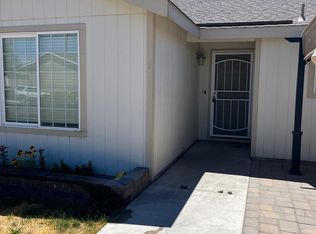 1645 Meadows Ave, Fernley, NV 89408