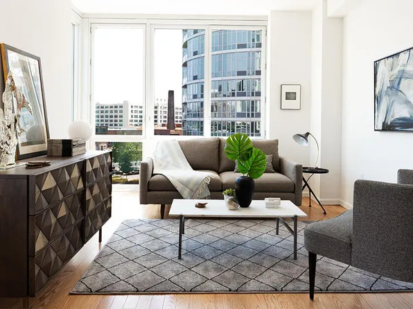 4540 Center Boulevard image 6 of 9