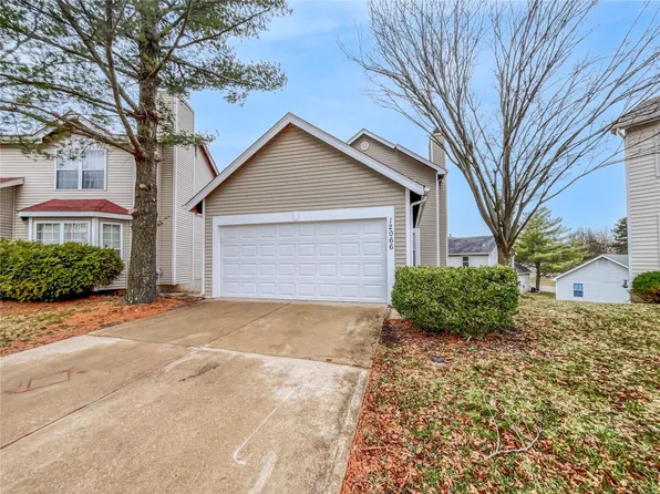12066 Victorian Village Ct, Saint Louis, MO 63138