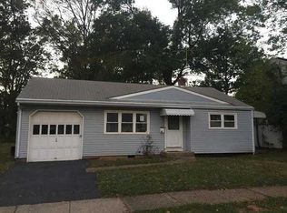 18 Hyde Ave, Iselin, NJ 08830