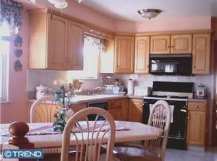 2556 Pettit Rd, Pennsauken, NJ 08109