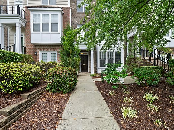 3rd image of 10116 Glen Autumn Rd