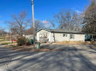 1501 Grove Ave, Corning, IA 50841