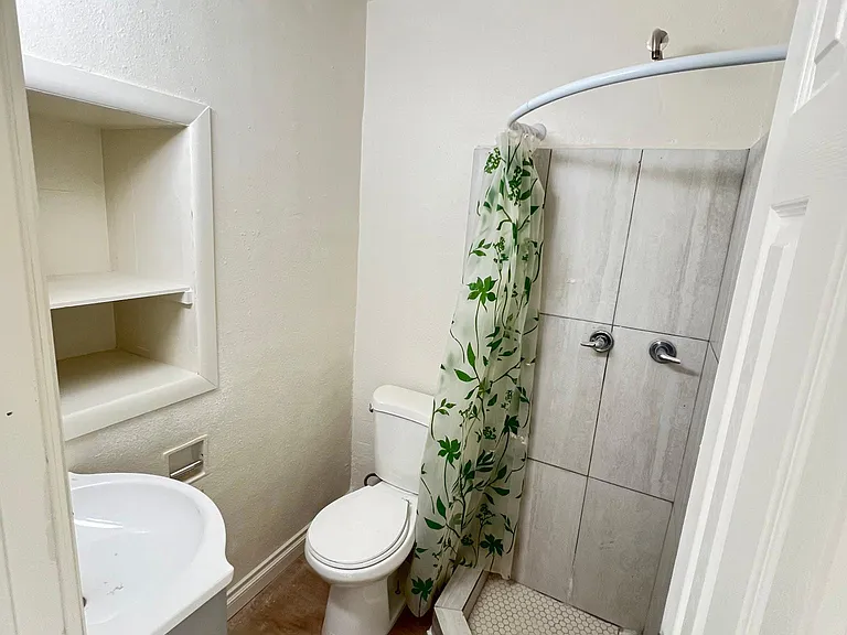 1075 W State St #8 — Photo 5