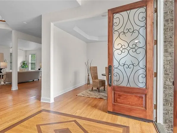 1377 Hawaiian Dr, Virginia Beach, VA 23454