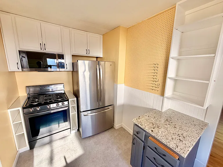 2419 W Regan Ave — Photo 30