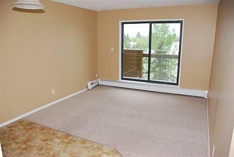 2nd image of 401 52nd St #5418