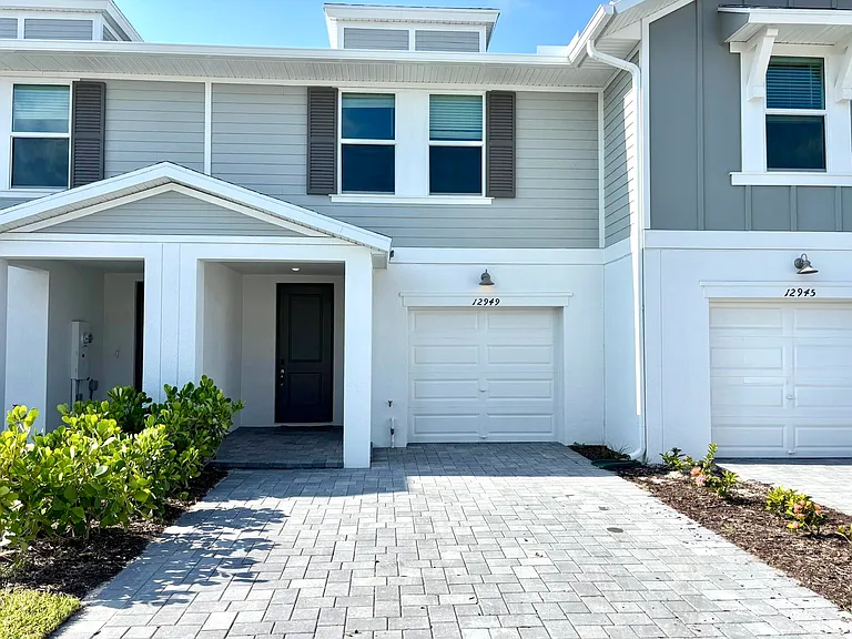 12949 SW Forli Way — Photo 1