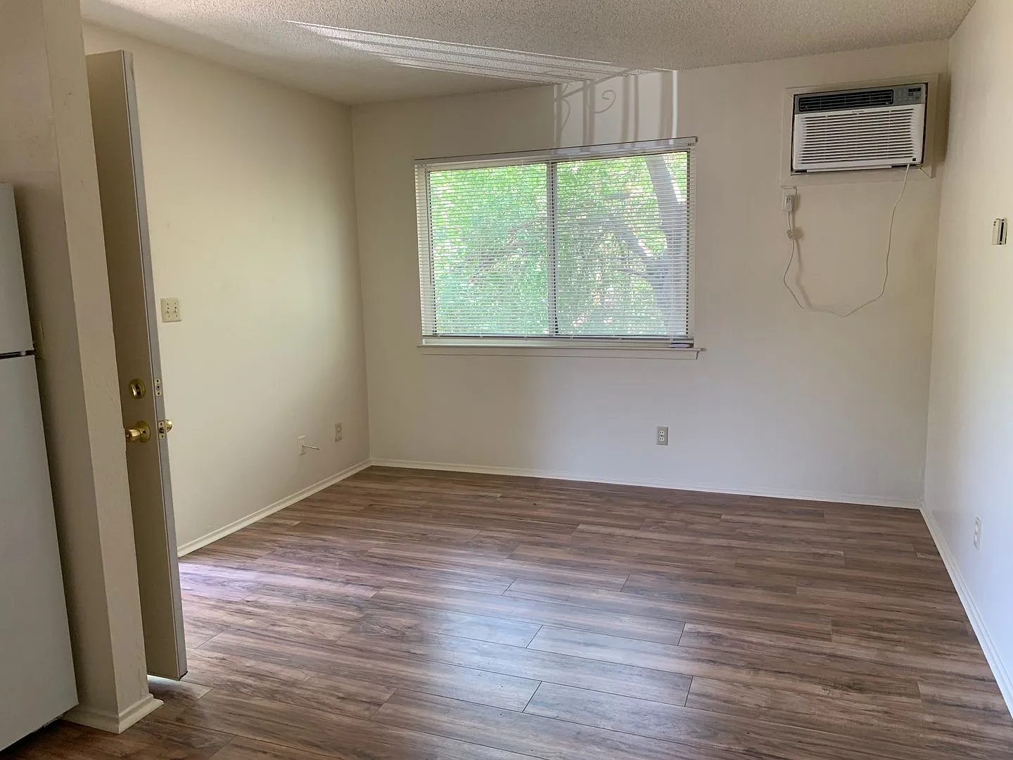 662 Chestnut St — Photo 2