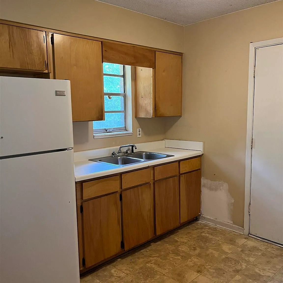 3 bed, 1107 sqft, $1,395 — Photo 4