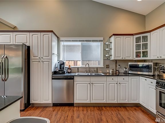 3rd image of 3212 Coachman Ln
