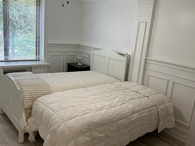 1535 E Putnam Ave — Photo 13
