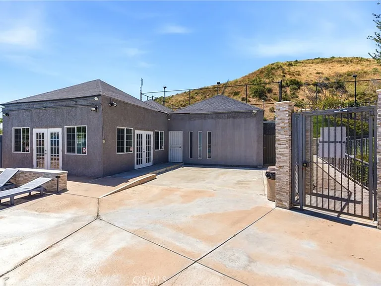 18209 Sierra Hwy #30 — Photo 42