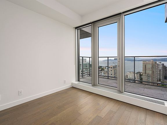 2nd image of 1480 Howe St #3605