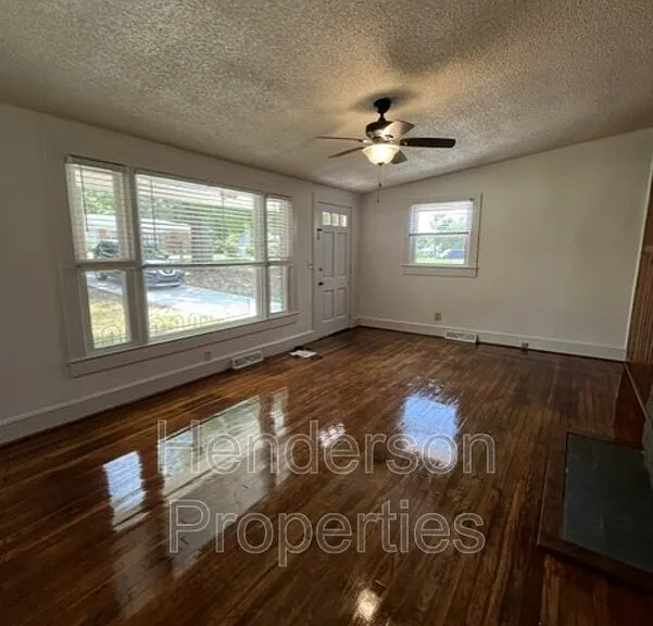 1335 Eastside Ave — Photo 2