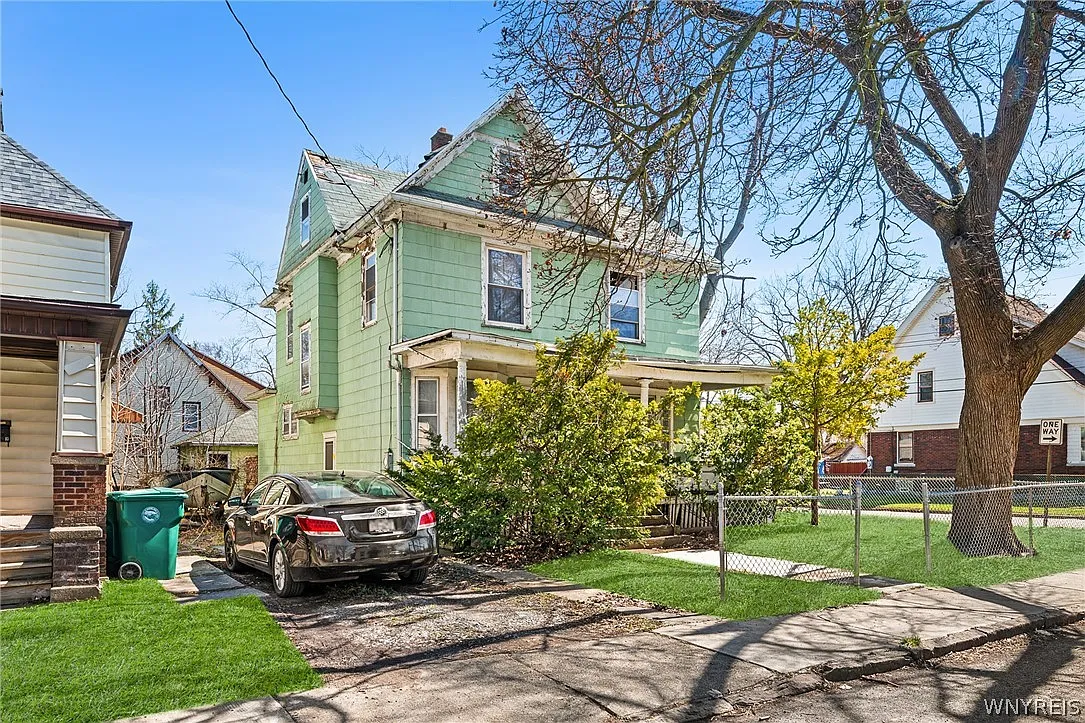 1901 16th St photo 1