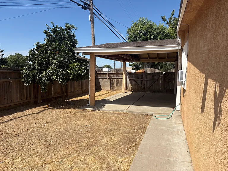 1610 Shirley St — Photo 11