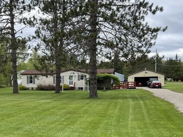 6858 W Emery Rd, Houghton Lake, MI 48629