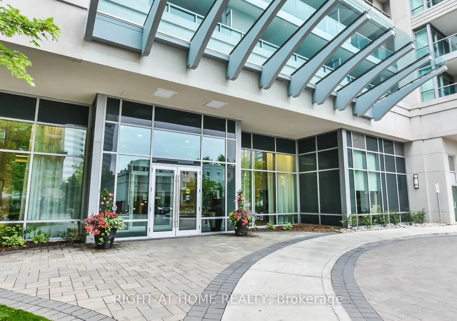 2 bed, $3,100 — Photo 2