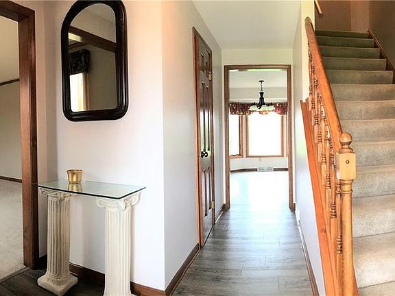 3rd image of 5394 William St