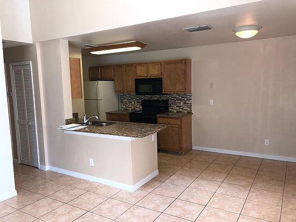 3rd image of 6118 Westgate Dr APT 202