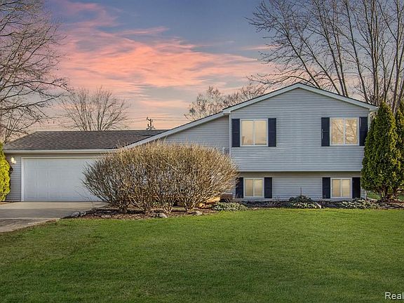 2nd image of 4680 Woodhull Dr