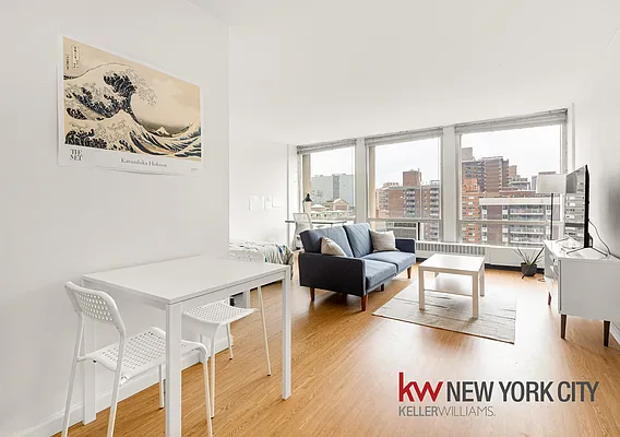 Rented by Keller Williams NYC | media 22