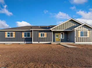 6109 Crazy Horse Rd, Cheyenne, WY 82009