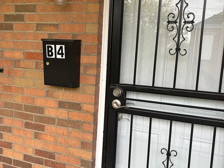 879 E Mound St — Photo 8