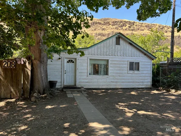 208 Cleveland St, Asotin, WA 99402