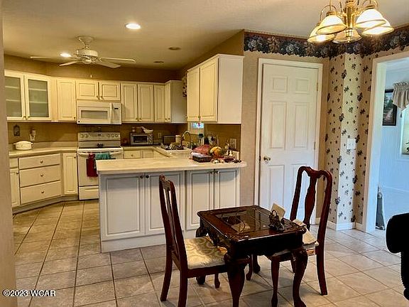 4th image of 210 Hideaway Dr