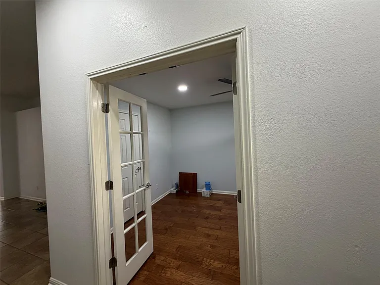 15228 Fernhill Dr — Photo 8