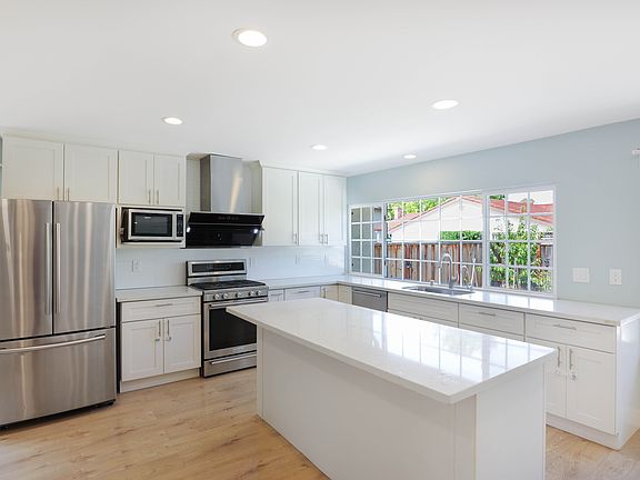 4th image of 5039 Northampton Ct