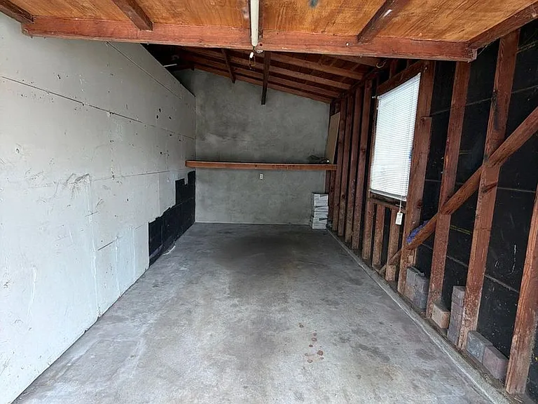 1054 - 1056A Pajaro Street — Photo 11